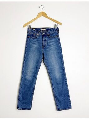 Levi’s Wedgie Straight Jeans Size 26 High Rise 28 Inseam Medium Wash